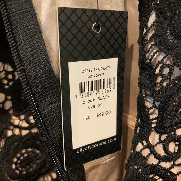 City Chic Woman’s Black Lace Dress - Picture 8 of 10